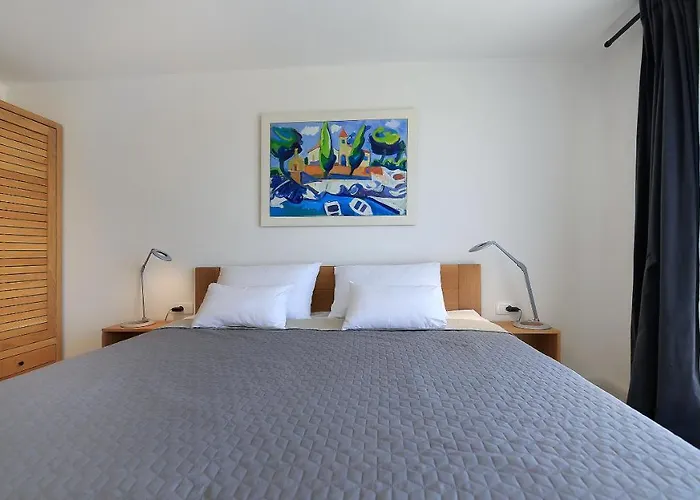 Stellar Blue Vila *
